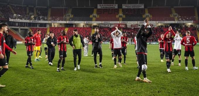 GAZİANTEP FK, BAŞAKŞEHİR’İ RAHAT GEÇTİ: 3-0