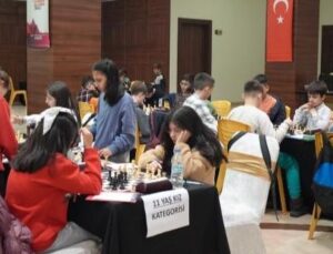 ŞEHİTKAMİL’DEN KÜÇÜKLER SATRANÇ TURNUVASI