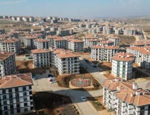 GÜNEYŞEHİR’DE HAK SAHİPLERİ EVLERİNE KAVUŞUYOR
