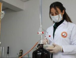 ANALİZ LABORATUVARI, ÇİFTÇİLERE DESTEK VERMEYE DEVAM EDİYOR