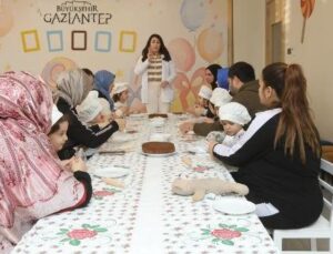 EBEVEYNLERİN TERCİHİ BEBEK KÜTÜPHANESİ