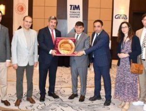 GAZİANTEPLİ HALICILAR KATAR’DA