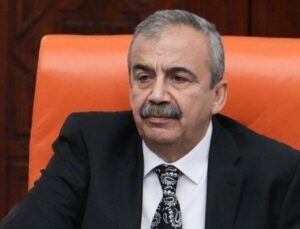 SIRRI SÜREYYA ÖNDER HAYATINI KAYBETTİ