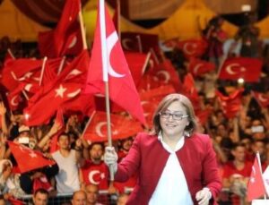 “CUMHURİYET, BİRLİĞİMİZİN VE KARARLILIĞIMIZIN EBEDİ SİMGESİDİR”
