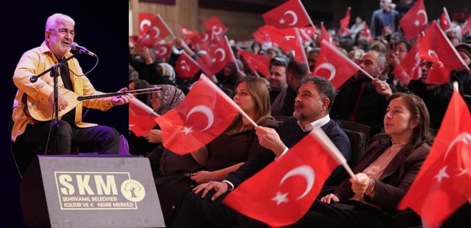 25 ARALIK COŞKUSU KAHRAMANLIK TÜRKÜLERİYLE TAÇLANDI