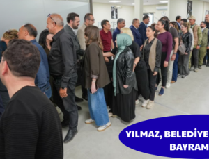 YILMAZ, BELEDİYE PERSONELİYLE BAYRAMLAŞTI